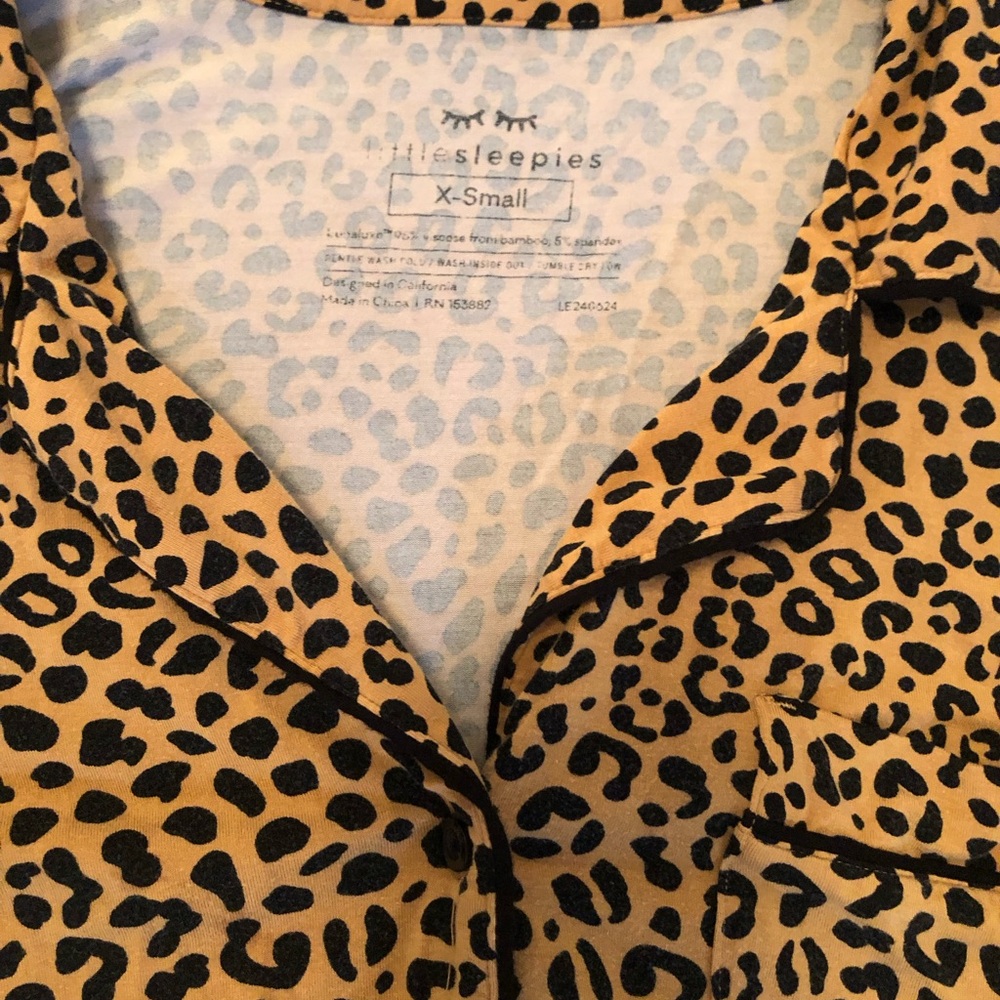 Little Sleepies Leopard Print Pajamas set short sleeve and shorts size XS - Picture 6 of 7